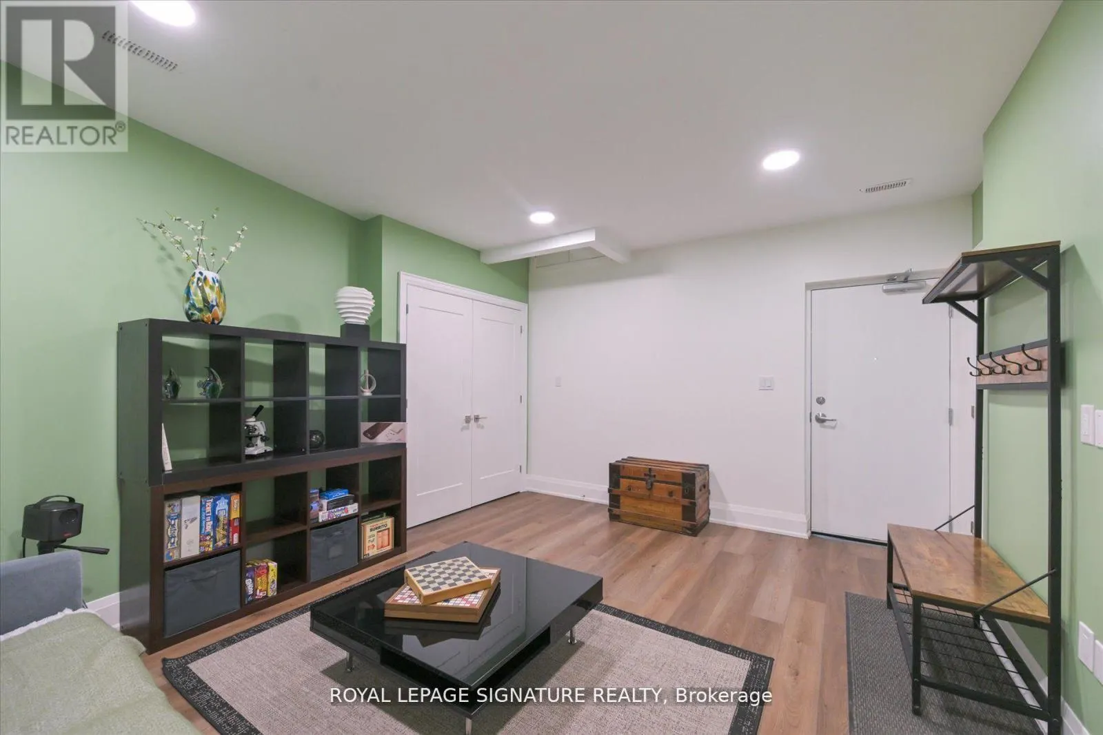 115 HIGH STREET W