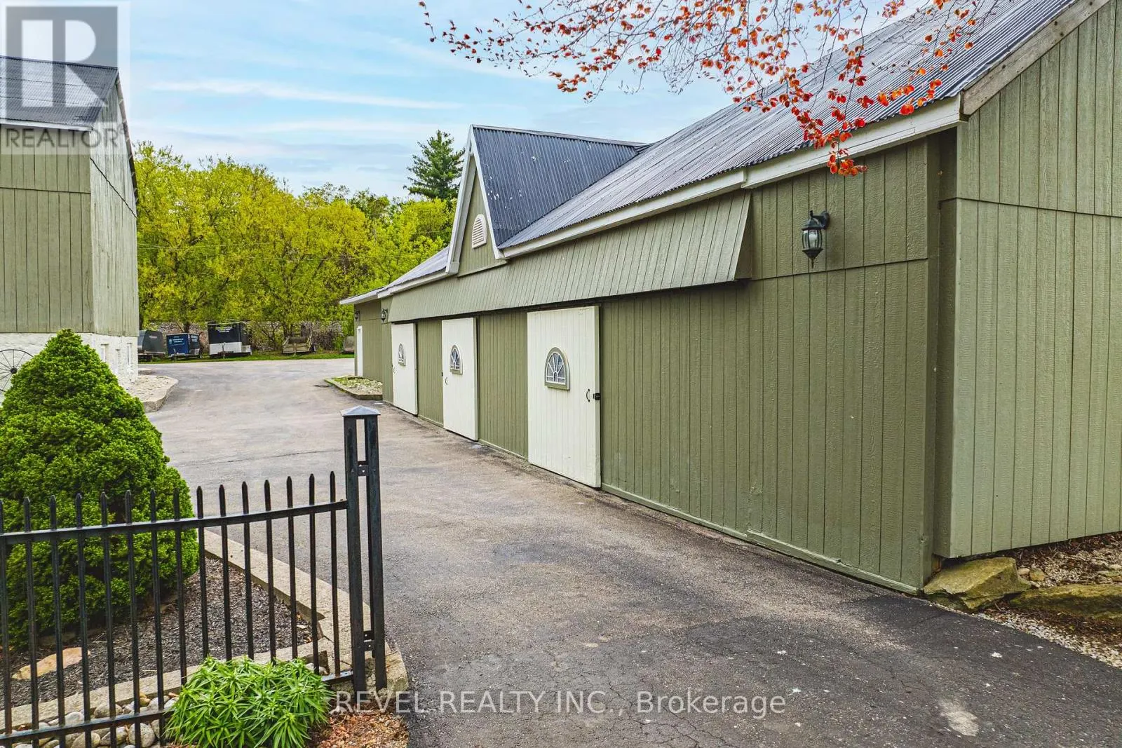 8546 APPLEBY LINE