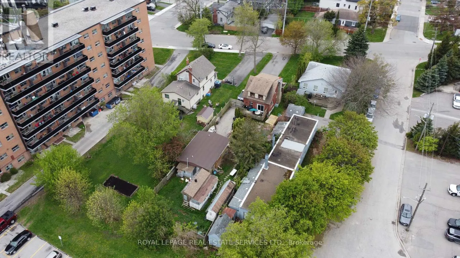 1083 SENECA AVENUE