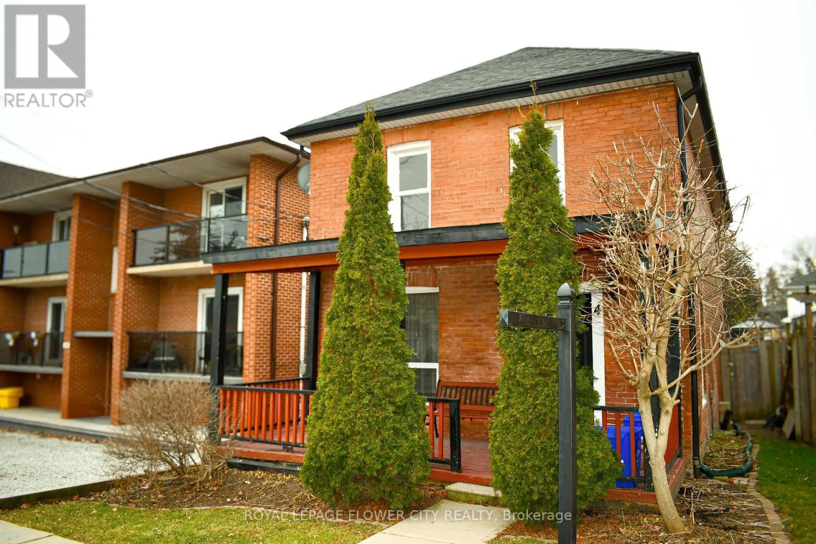 4 MAIN STREET S