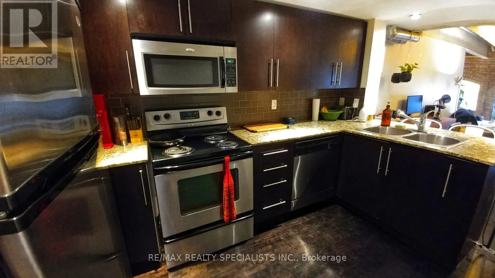 201 - 1100 LANSDOWNE AVENUE