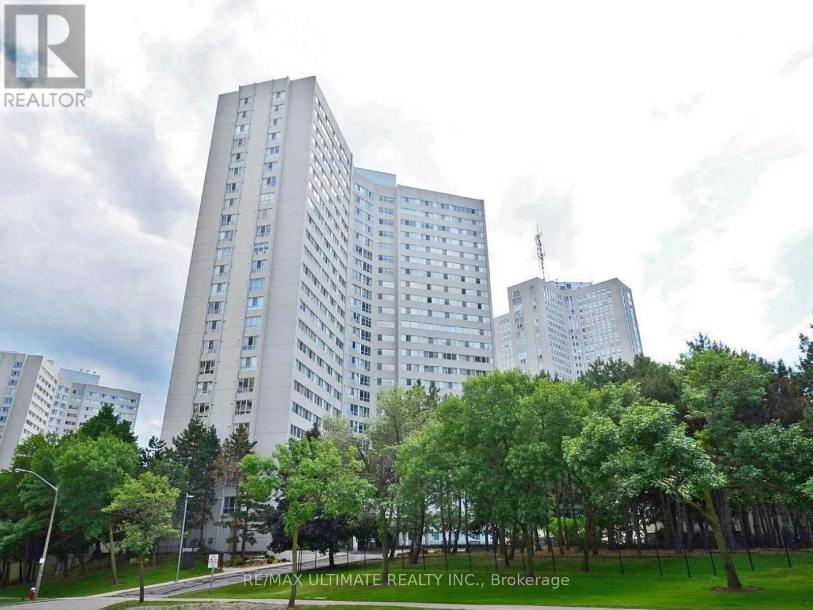 2101 - 3700 KANEFF CRESCENT