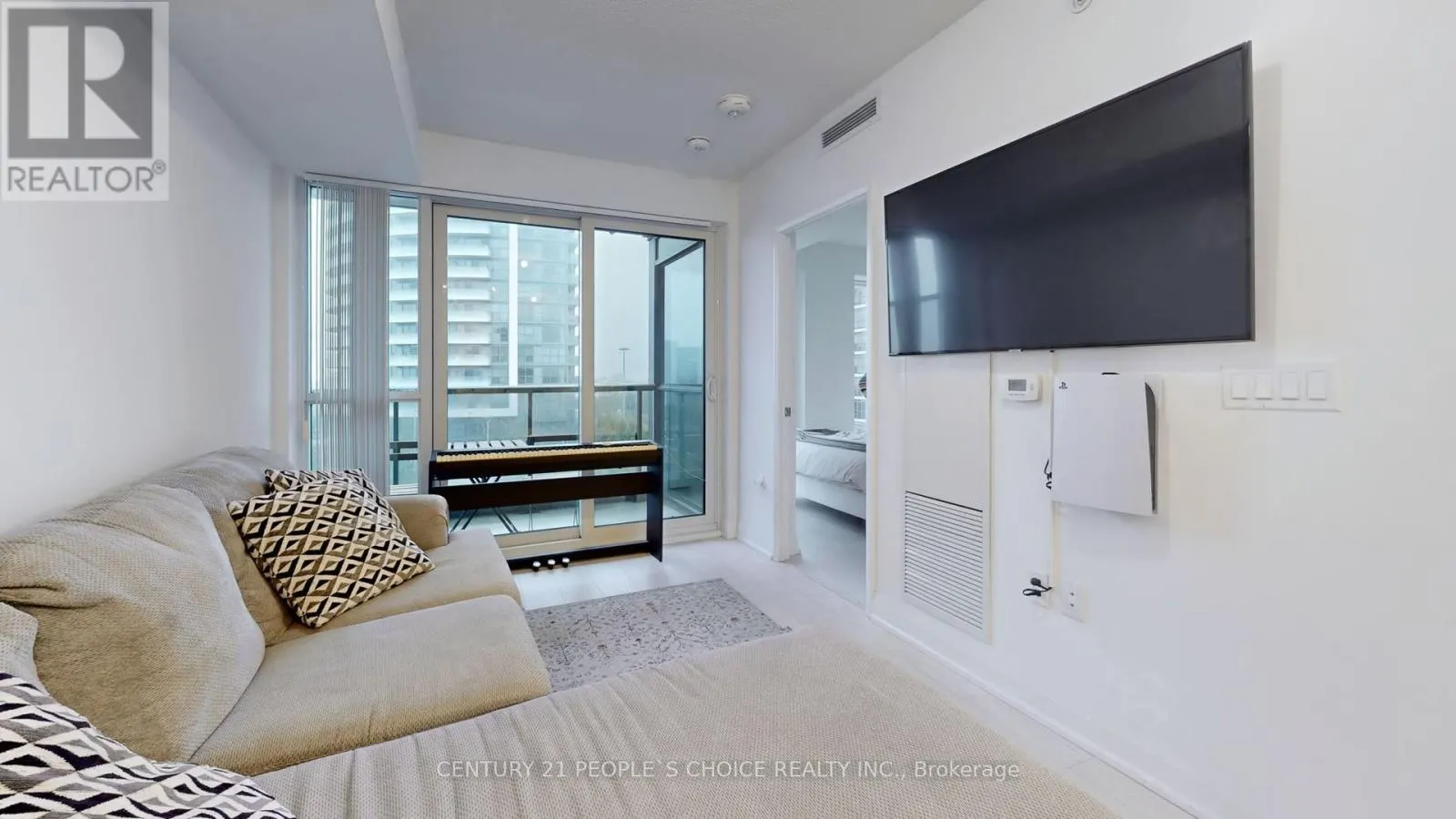 827 - 26 GIBBS ROAD