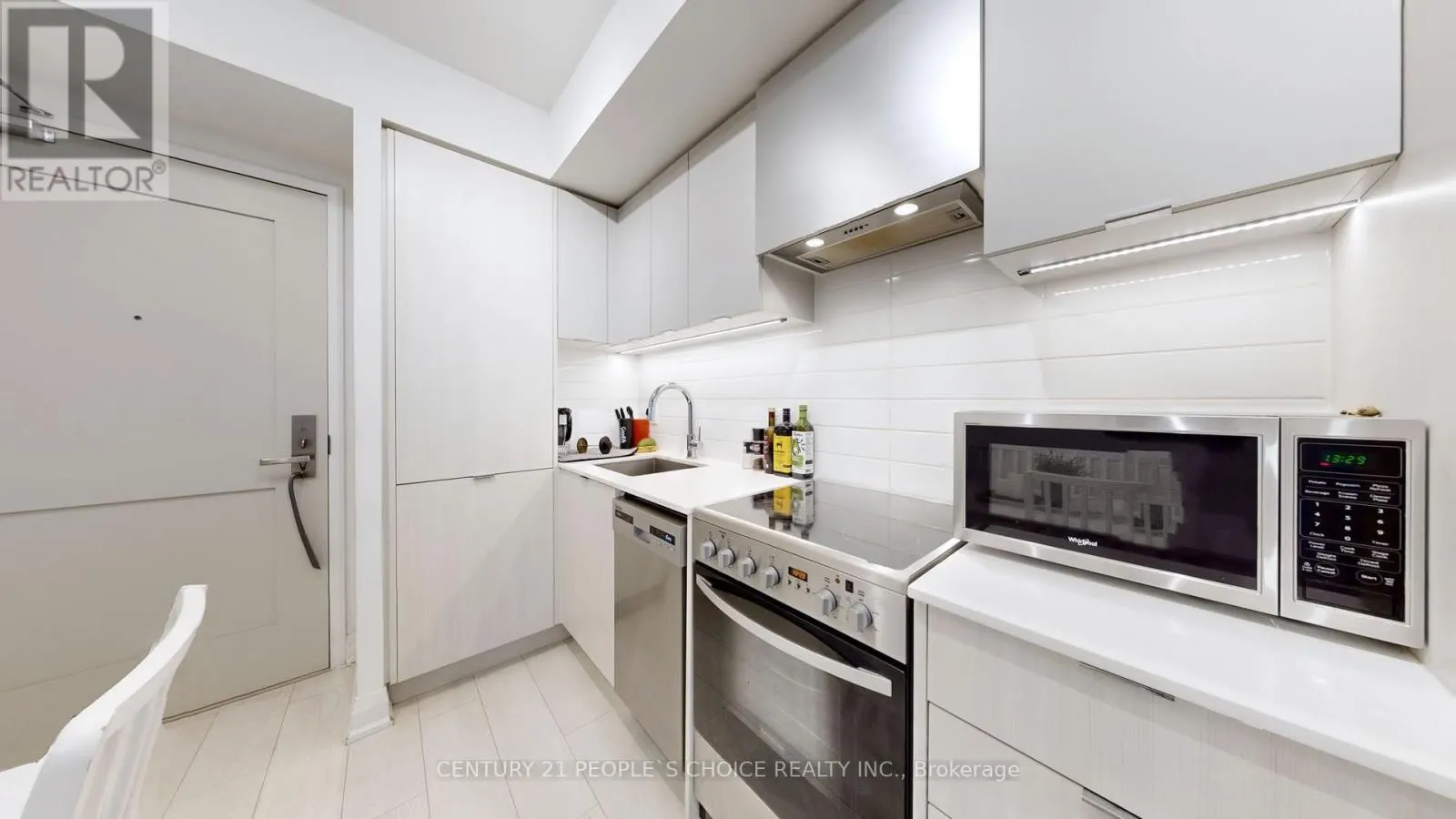 827 - 26 GIBBS ROAD