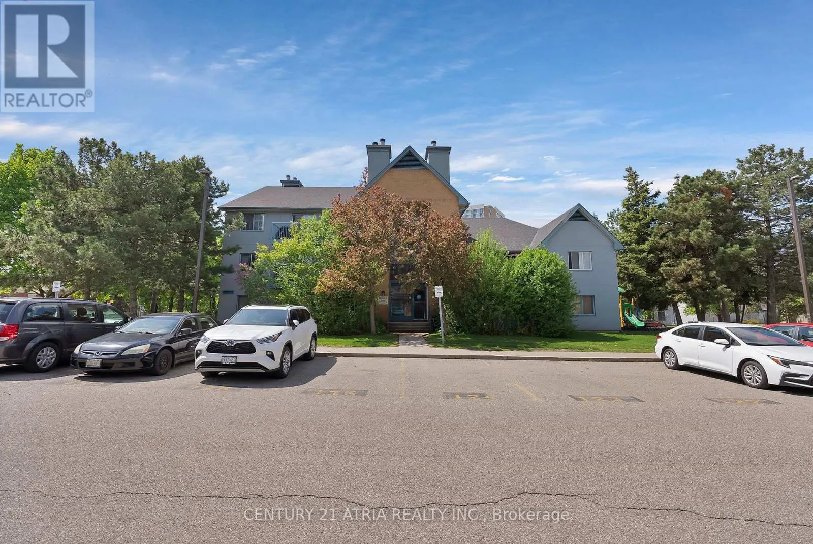 523 - 65 TRAILWOOD DRIVE