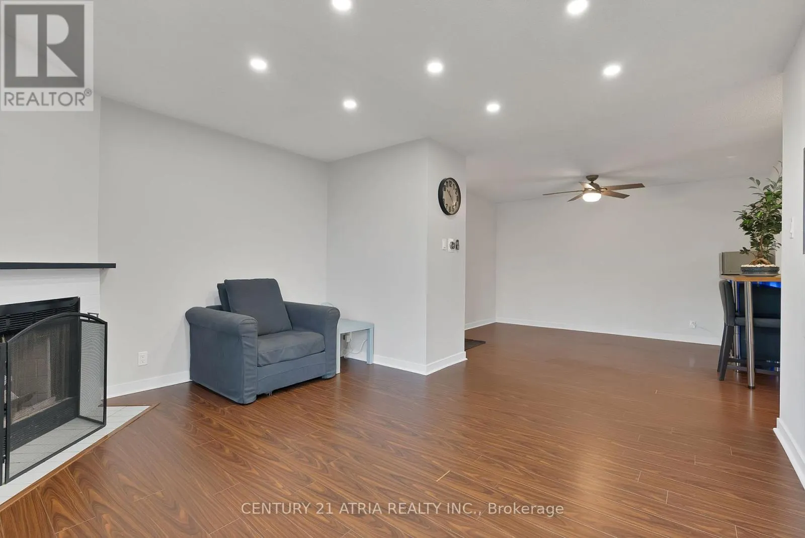 523 - 65 TRAILWOOD DRIVE