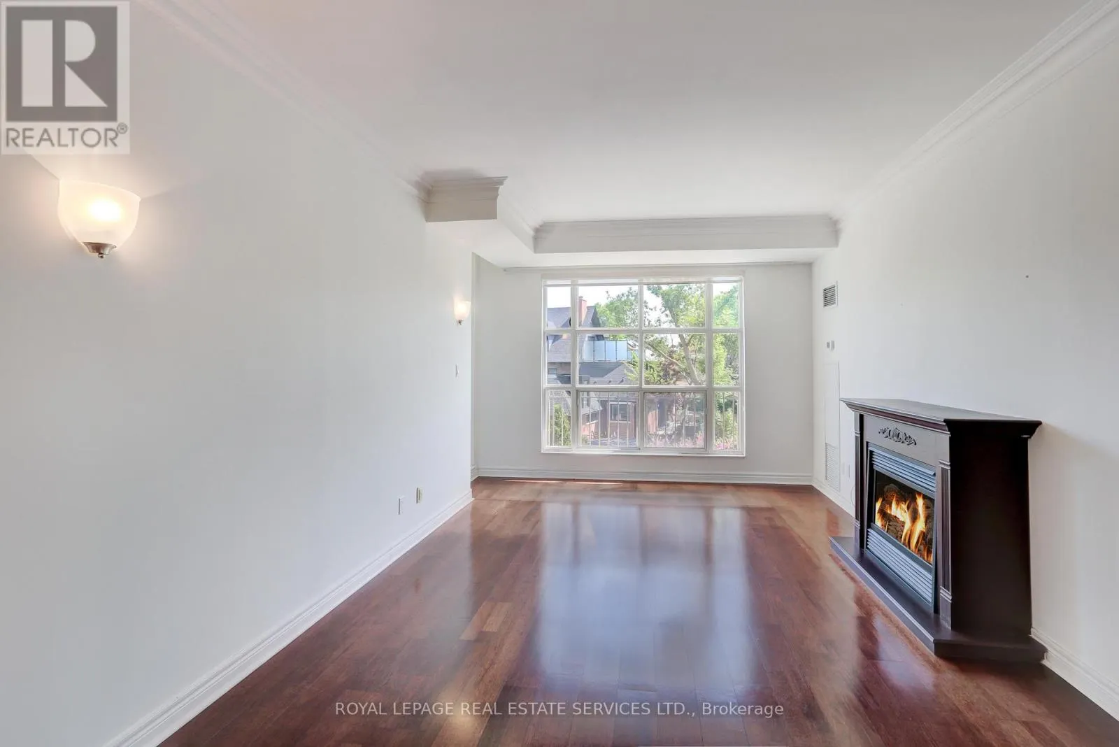 303 - 3085 BLOOR STREET W