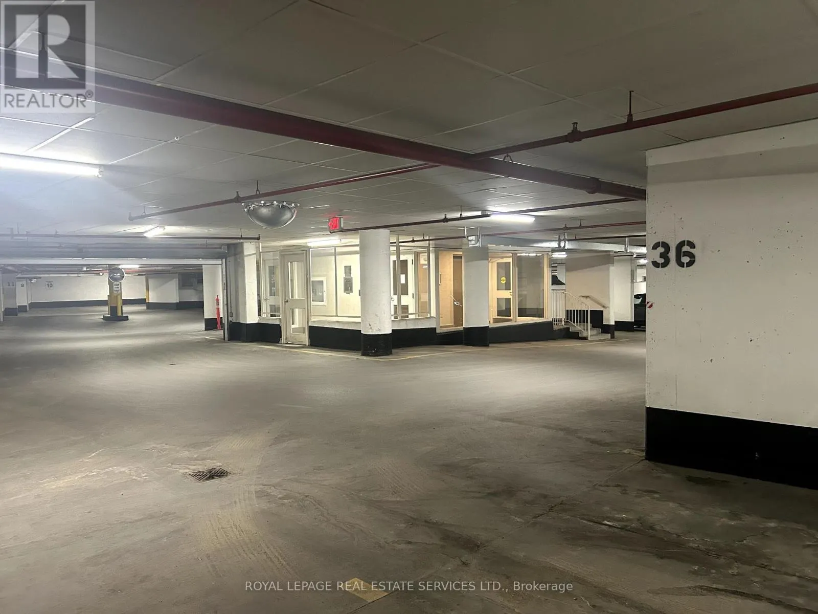 303 - 3085 BLOOR STREET W