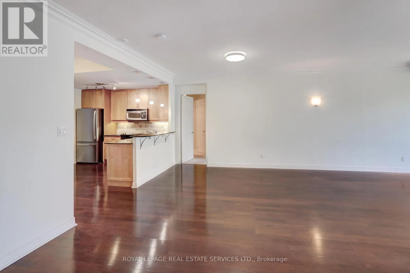 303 - 3085 BLOOR STREET W