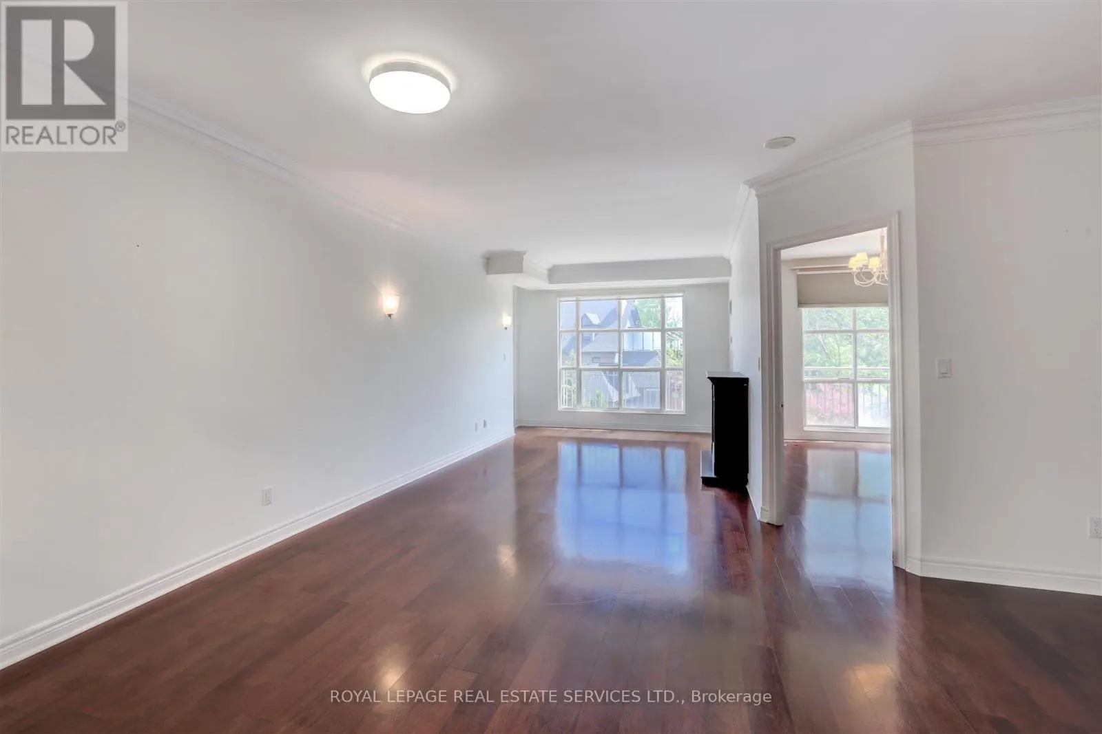 303 - 3085 BLOOR STREET W