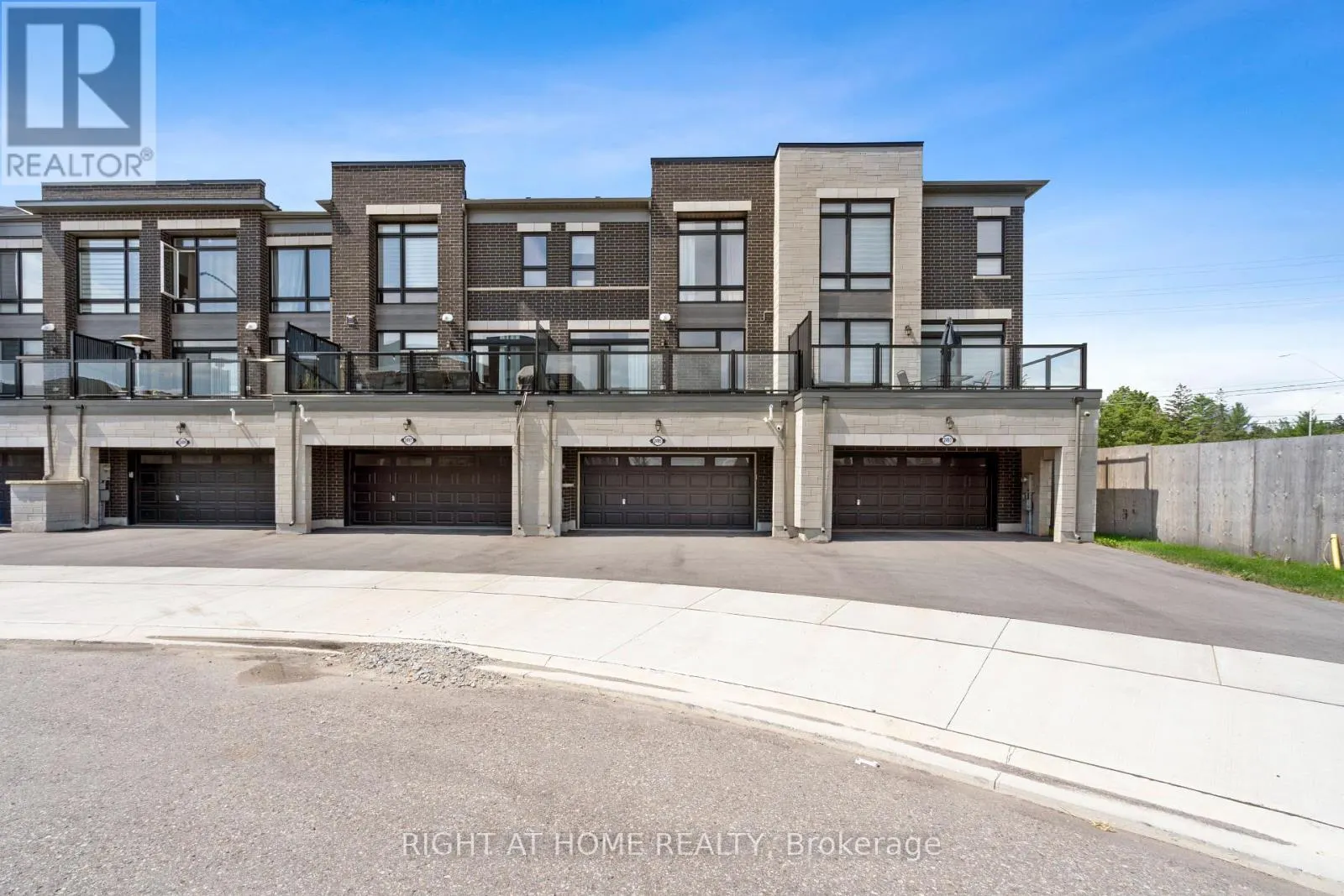 2495 LITTLEFIELD CRESCENT