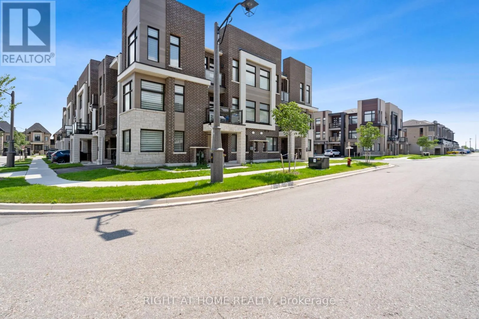 2495 LITTLEFIELD CRESCENT