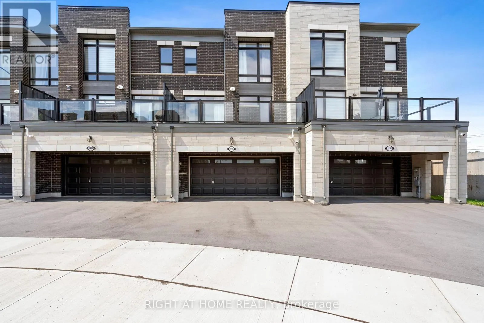 2495 LITTLEFIELD CRESCENT