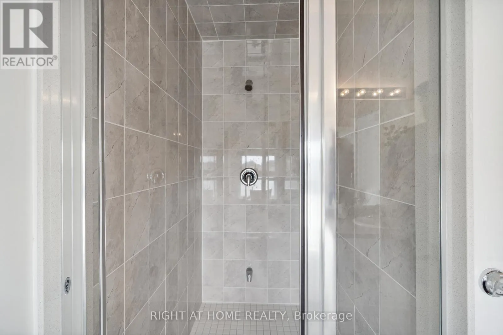 2495 LITTLEFIELD CRESCENT