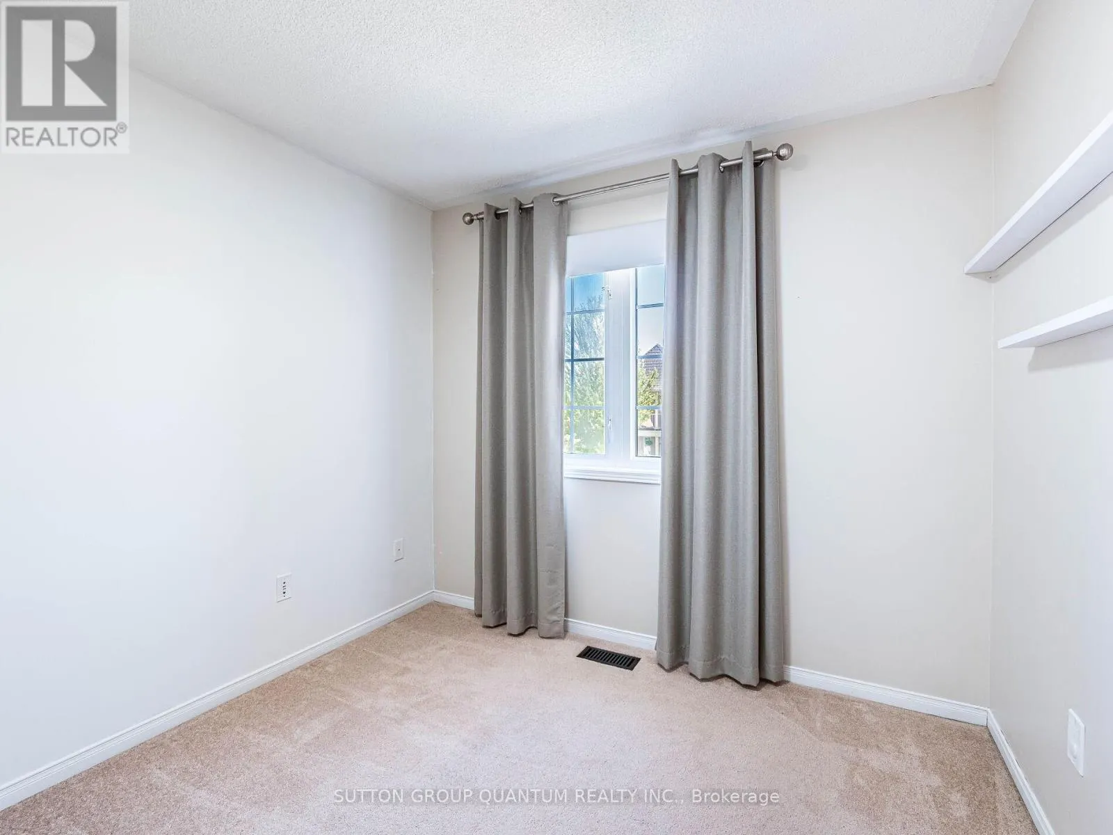 53 WOODCOTE CRESCENT
