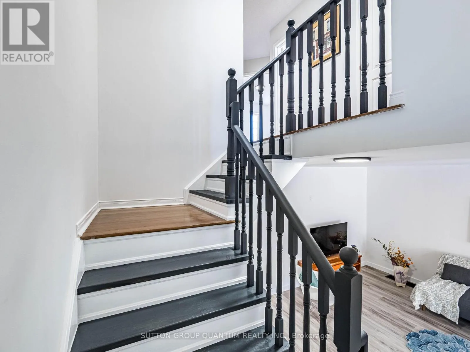 53 WOODCOTE CRESCENT