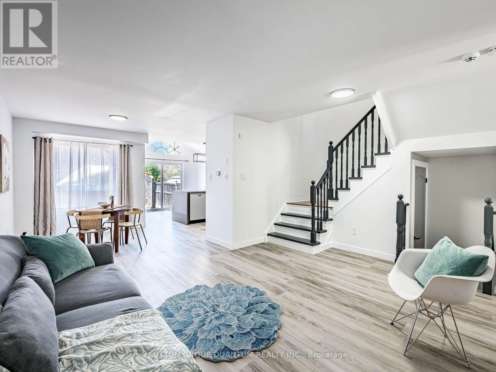 53 WOODCOTE CRESCENT
