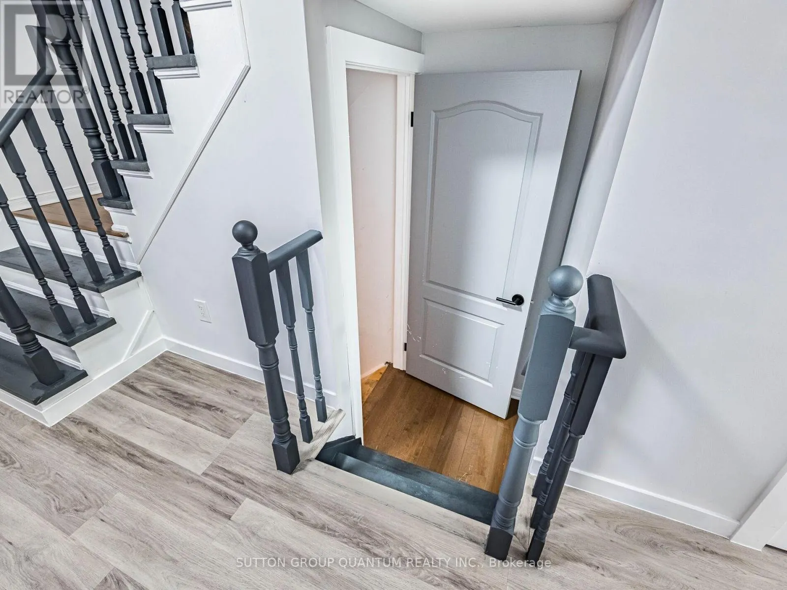53 WOODCOTE CRESCENT