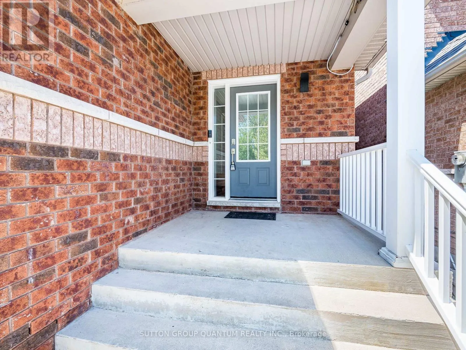 53 WOODCOTE CRESCENT