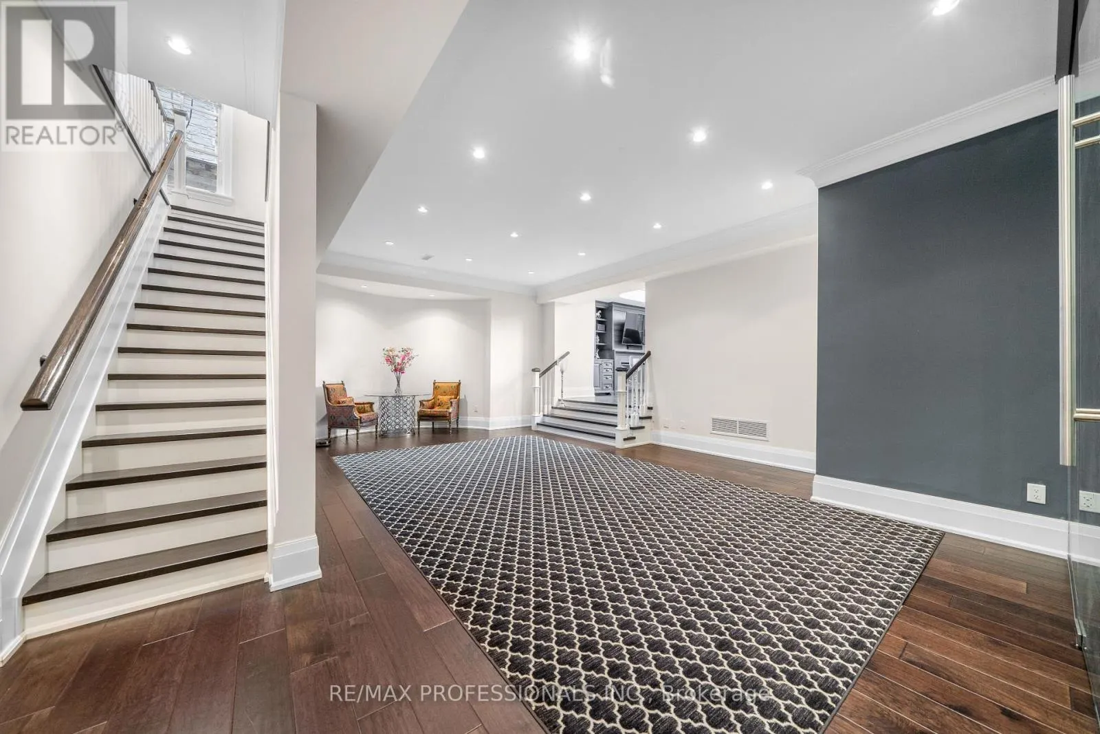 1285 MINAKI ROAD