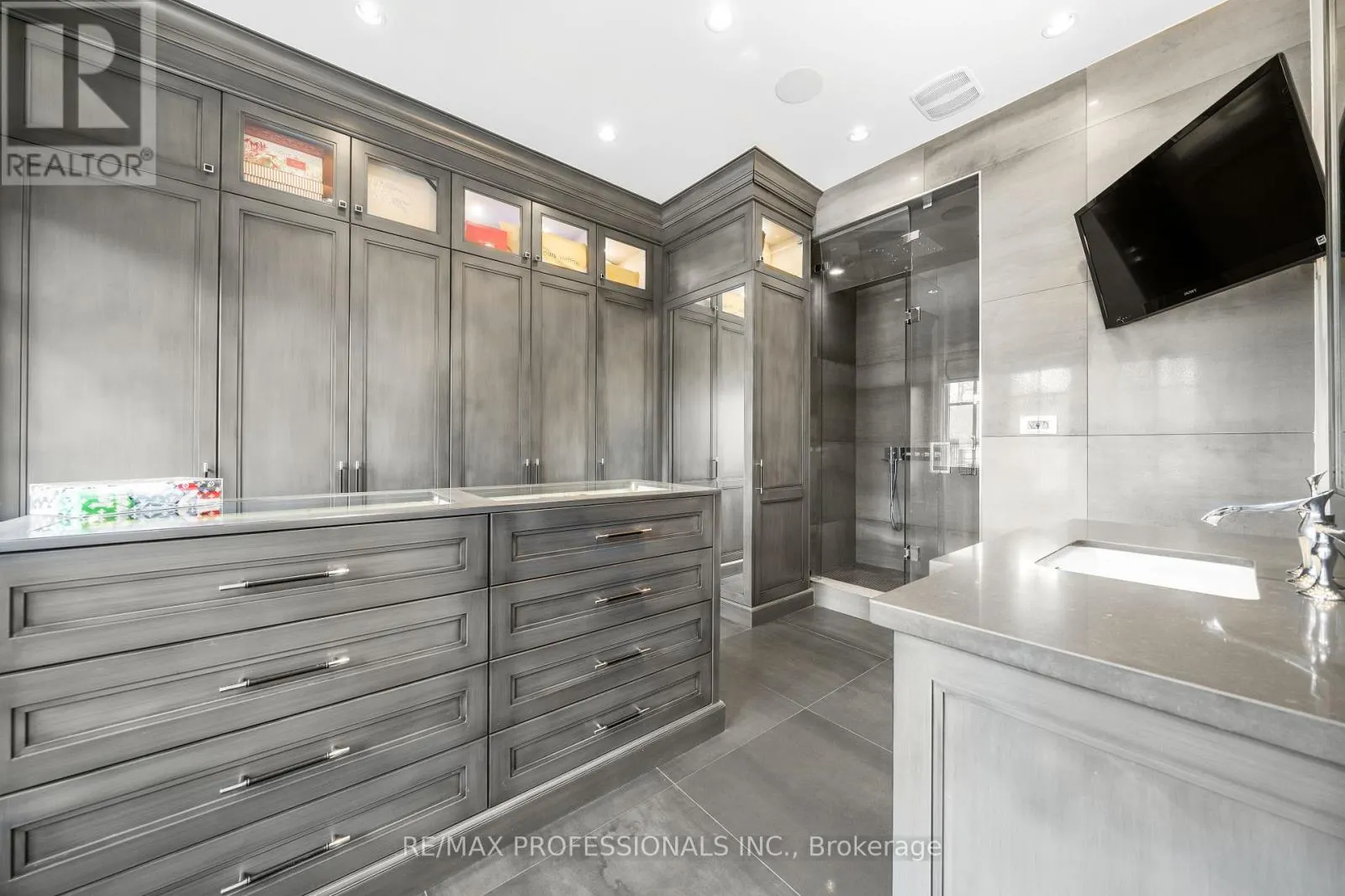 1285 MINAKI ROAD