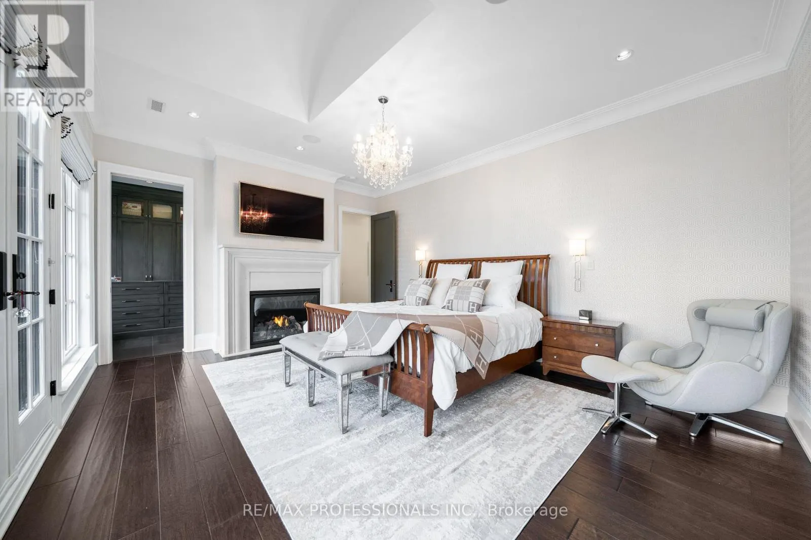 1285 MINAKI ROAD