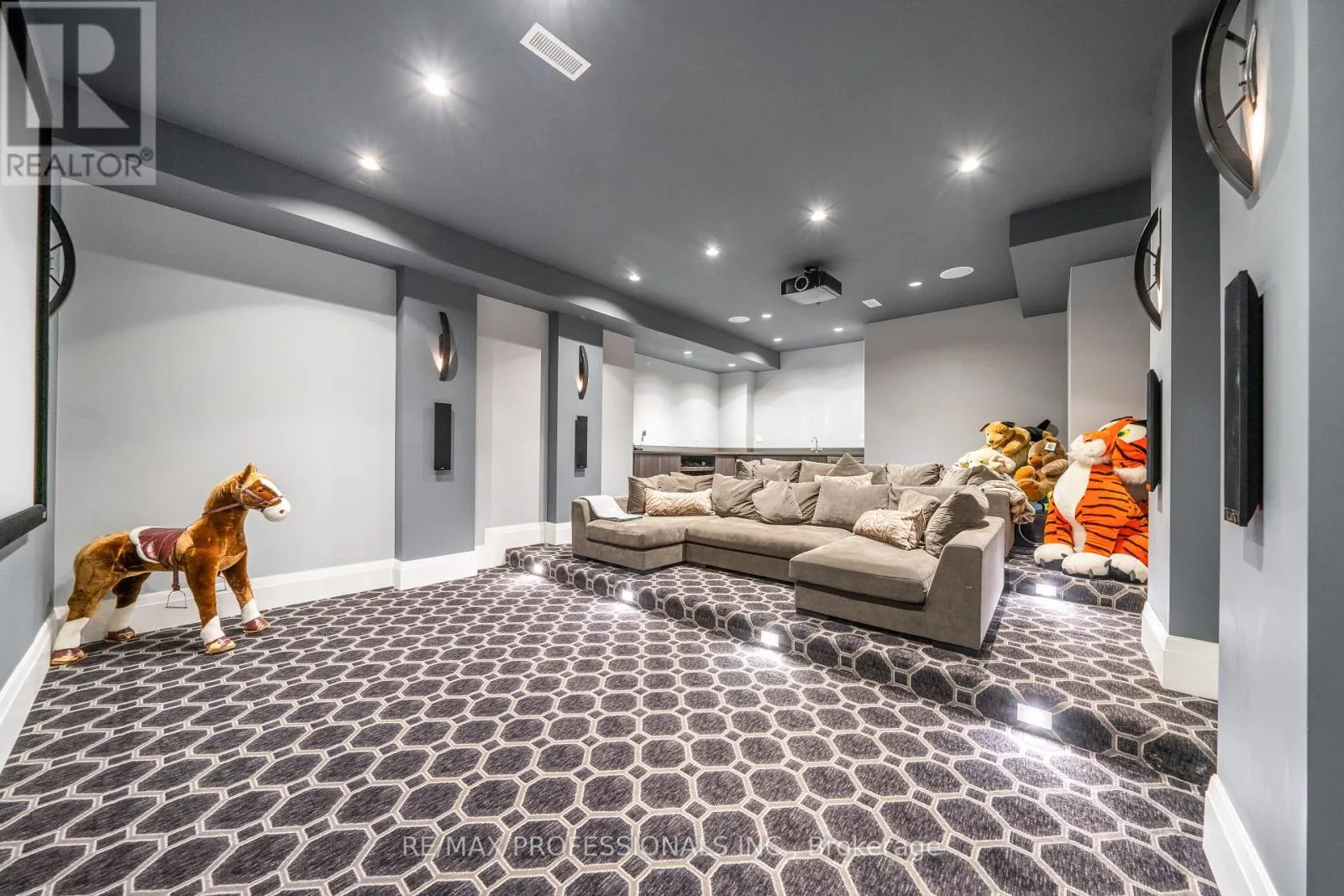 1285 MINAKI ROAD