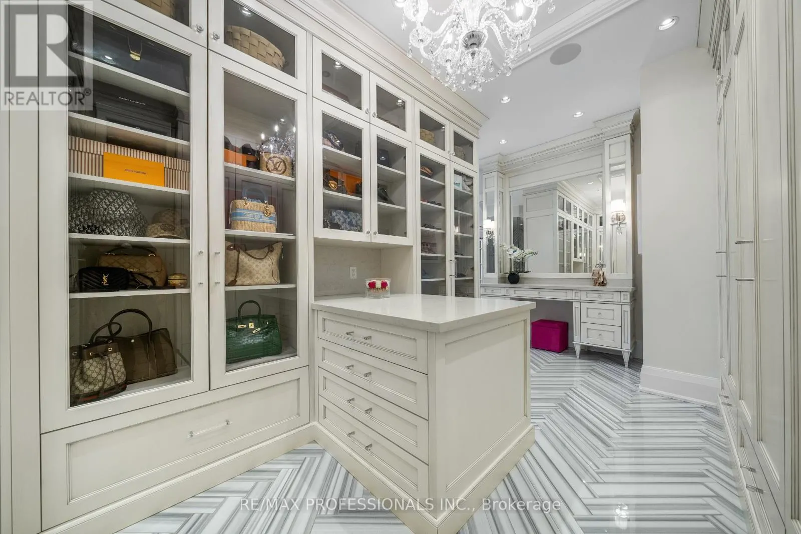1285 MINAKI ROAD