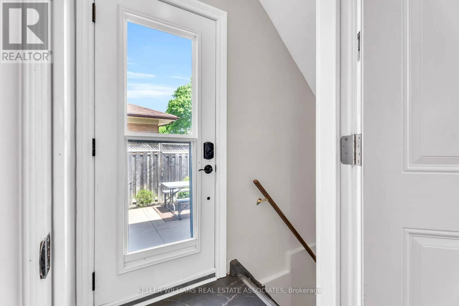 21 BAIRSTOW CRESCENT