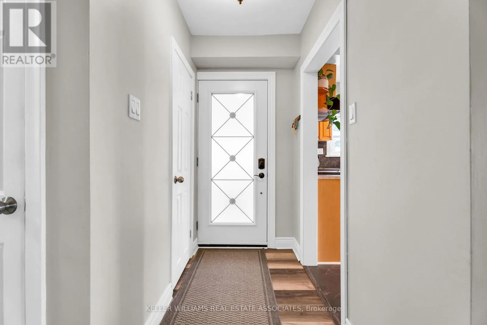 21 BAIRSTOW CRESCENT
