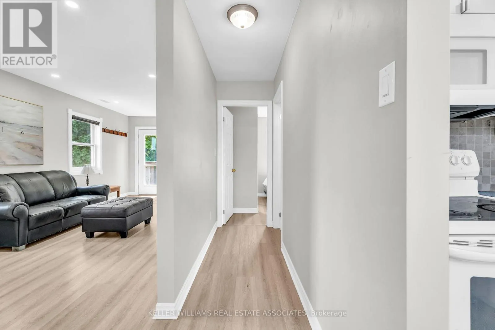 21 BAIRSTOW CRESCENT