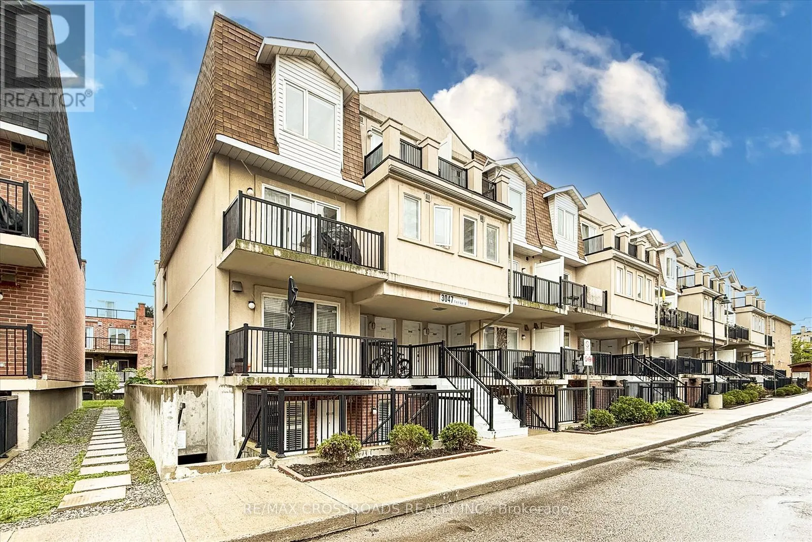 1019 - 3047 FINCH AVENUE W