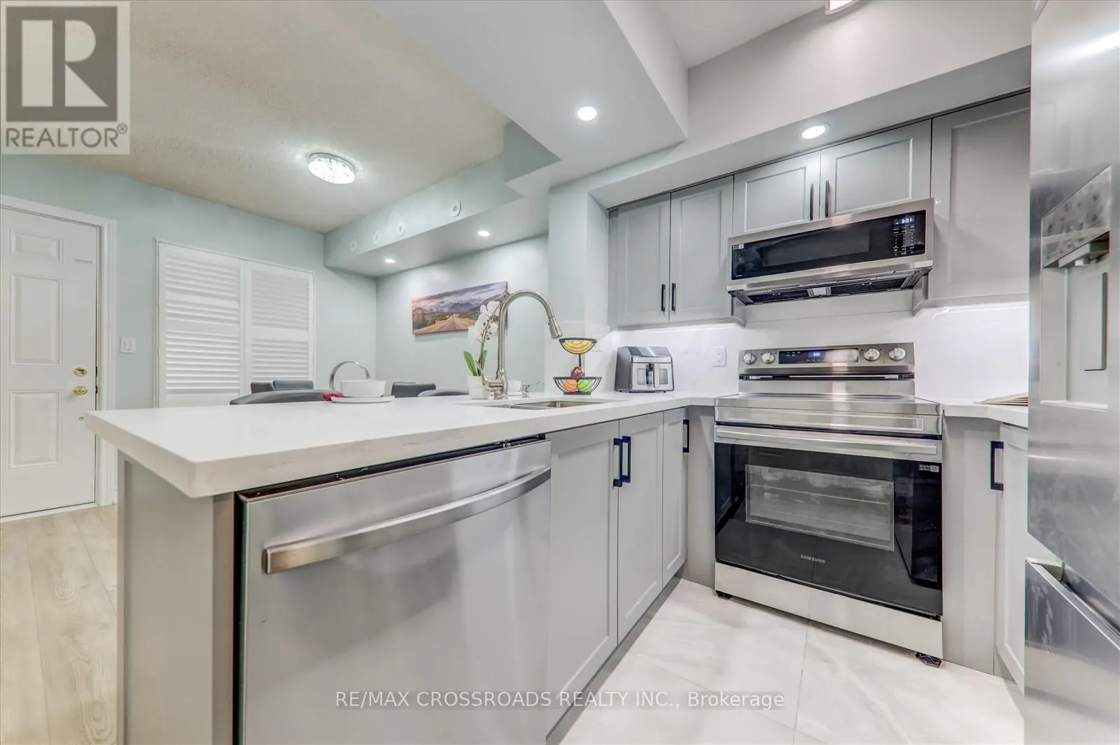 1019 - 3047 FINCH AVENUE W