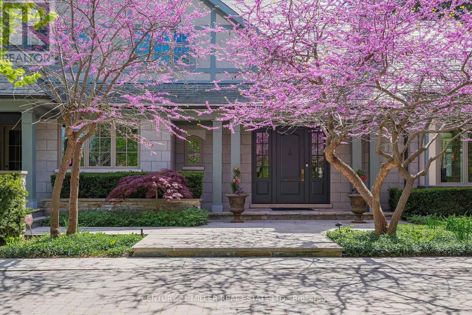 370 POPLAR DRIVE