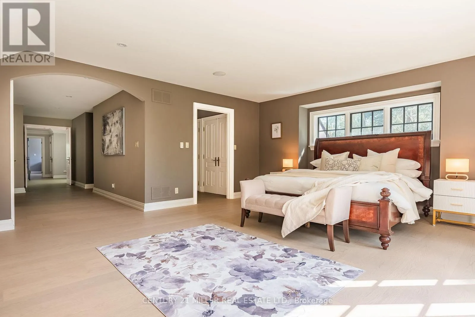 370 POPLAR DRIVE