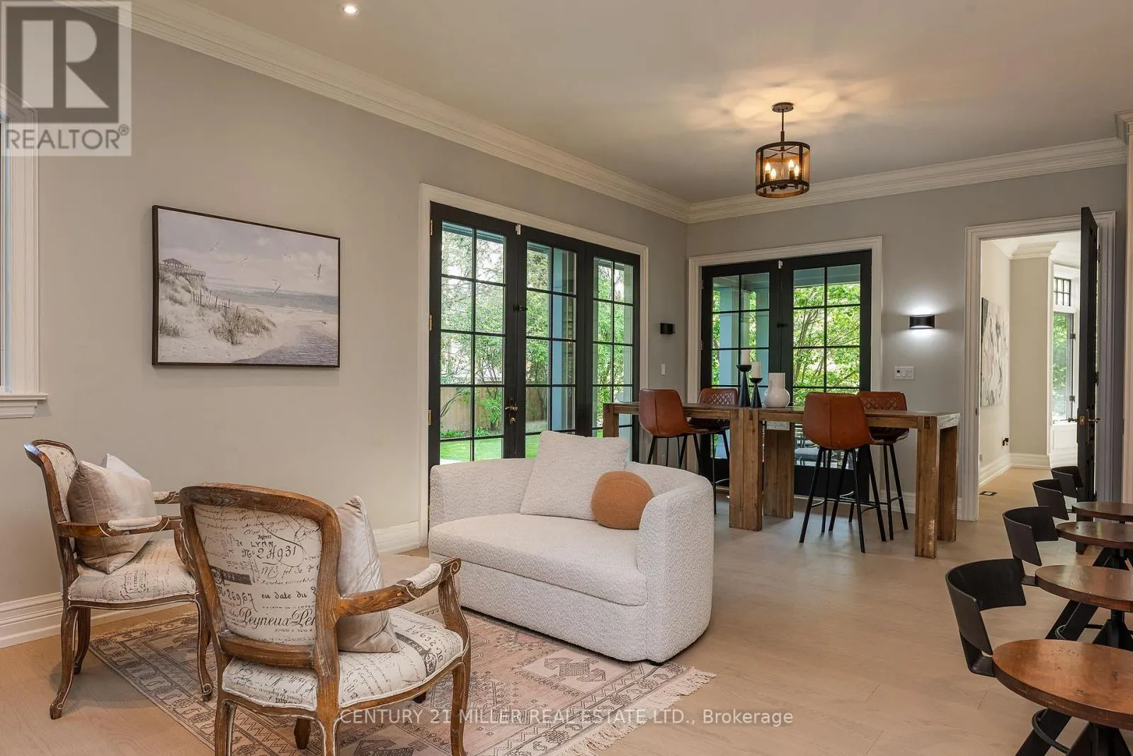 370 POPLAR DRIVE