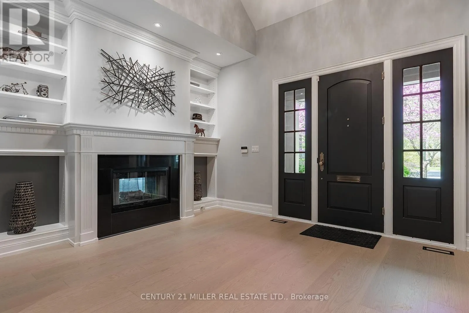 370 POPLAR DRIVE