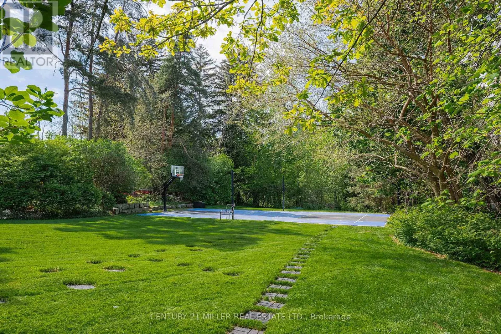 370 POPLAR DRIVE