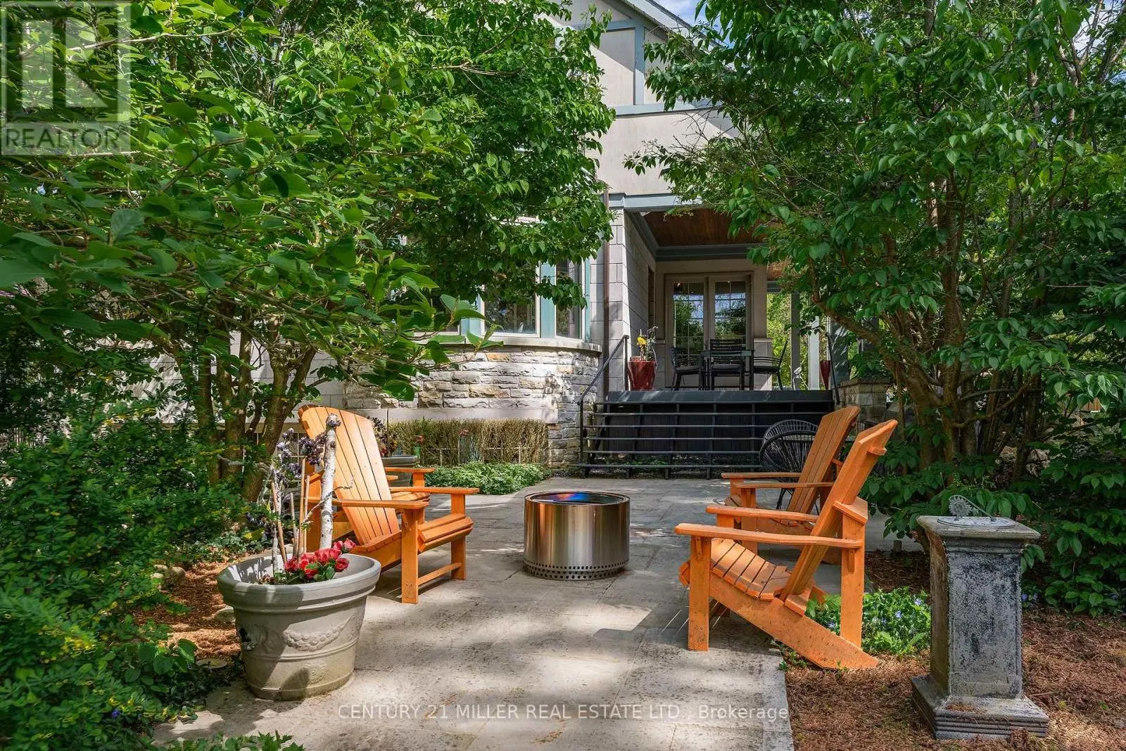 370 POPLAR DRIVE