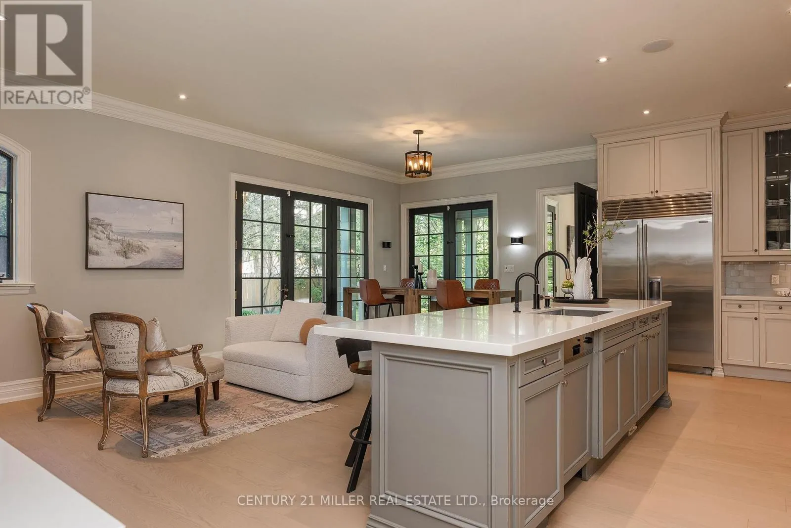 370 POPLAR DRIVE