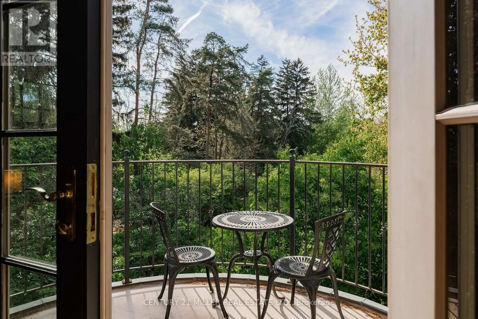 370 POPLAR DRIVE