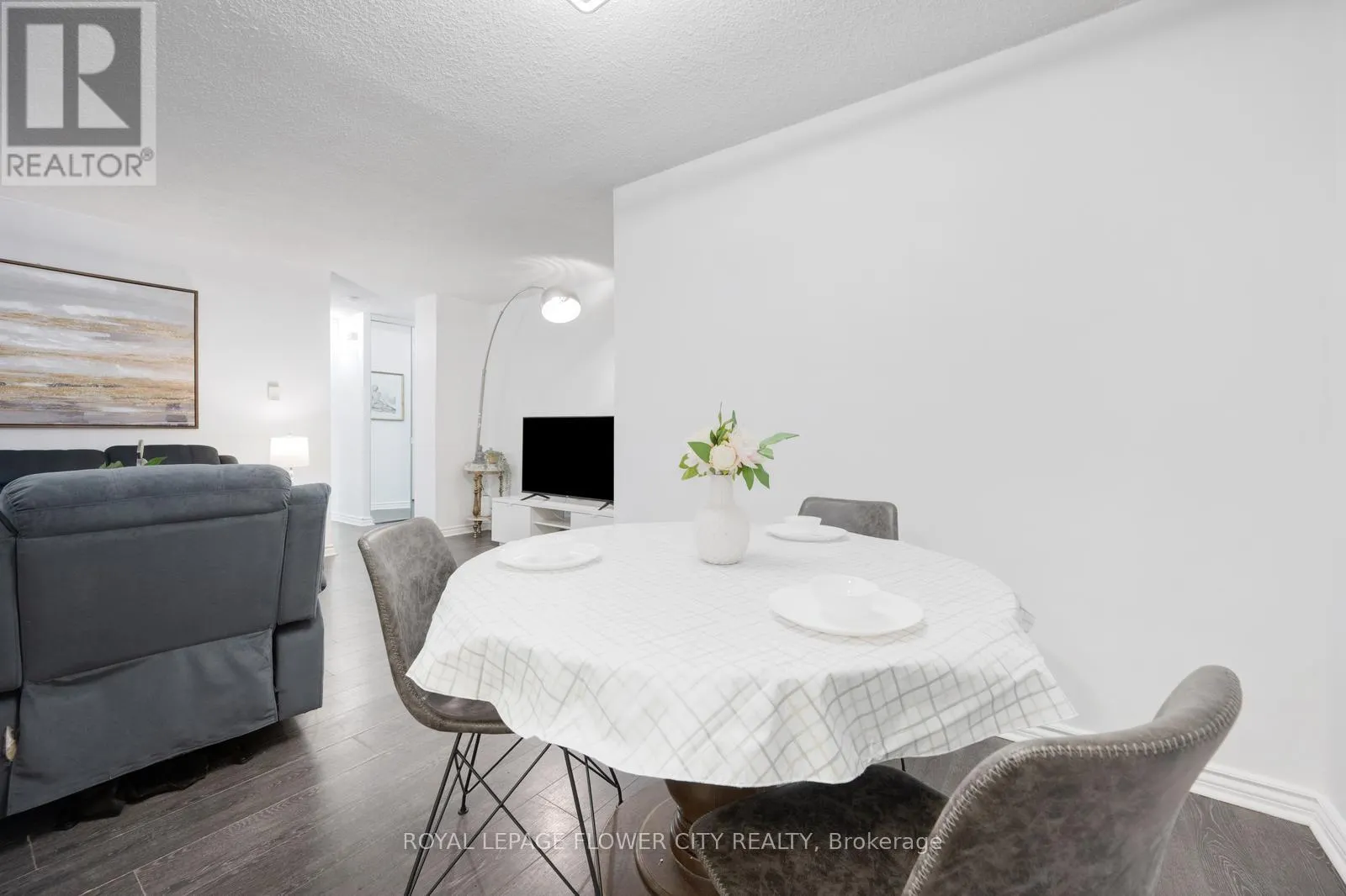 207 - 1615 BLOOR STREET