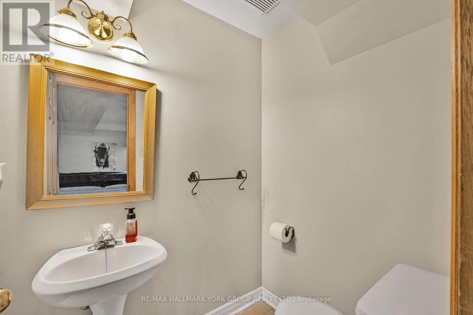 215 BEECHFIELD CRESCENT
