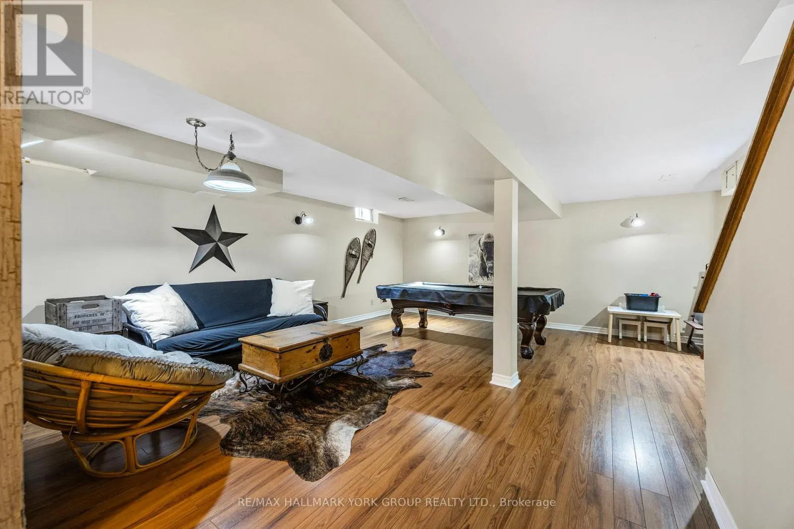 215 BEECHFIELD CRESCENT
