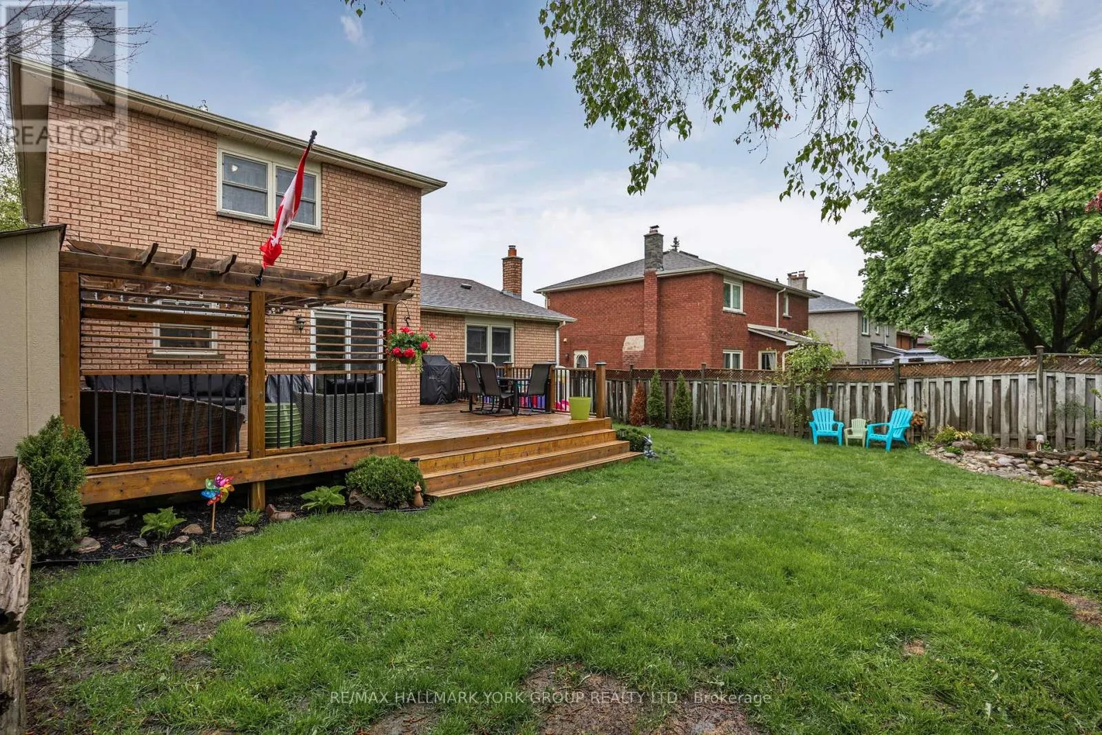 215 BEECHFIELD CRESCENT