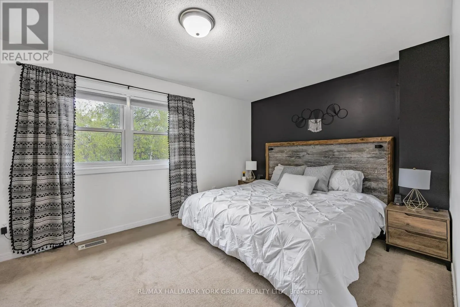 215 BEECHFIELD CRESCENT
