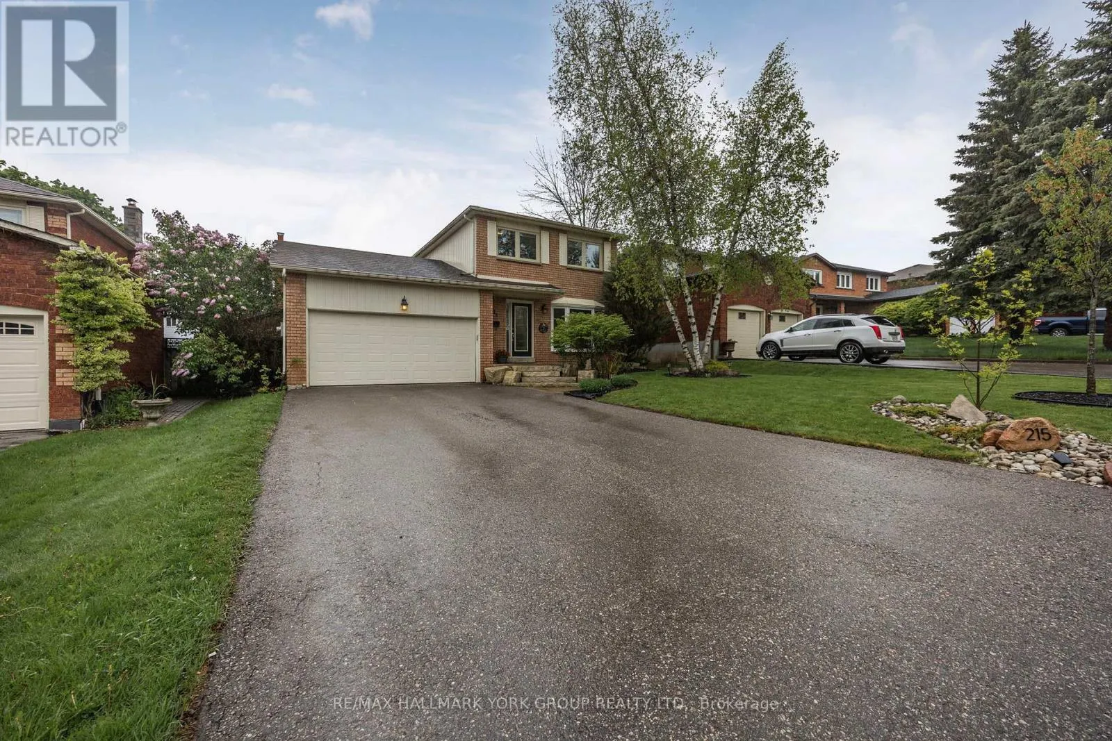 215 BEECHFIELD CRESCENT