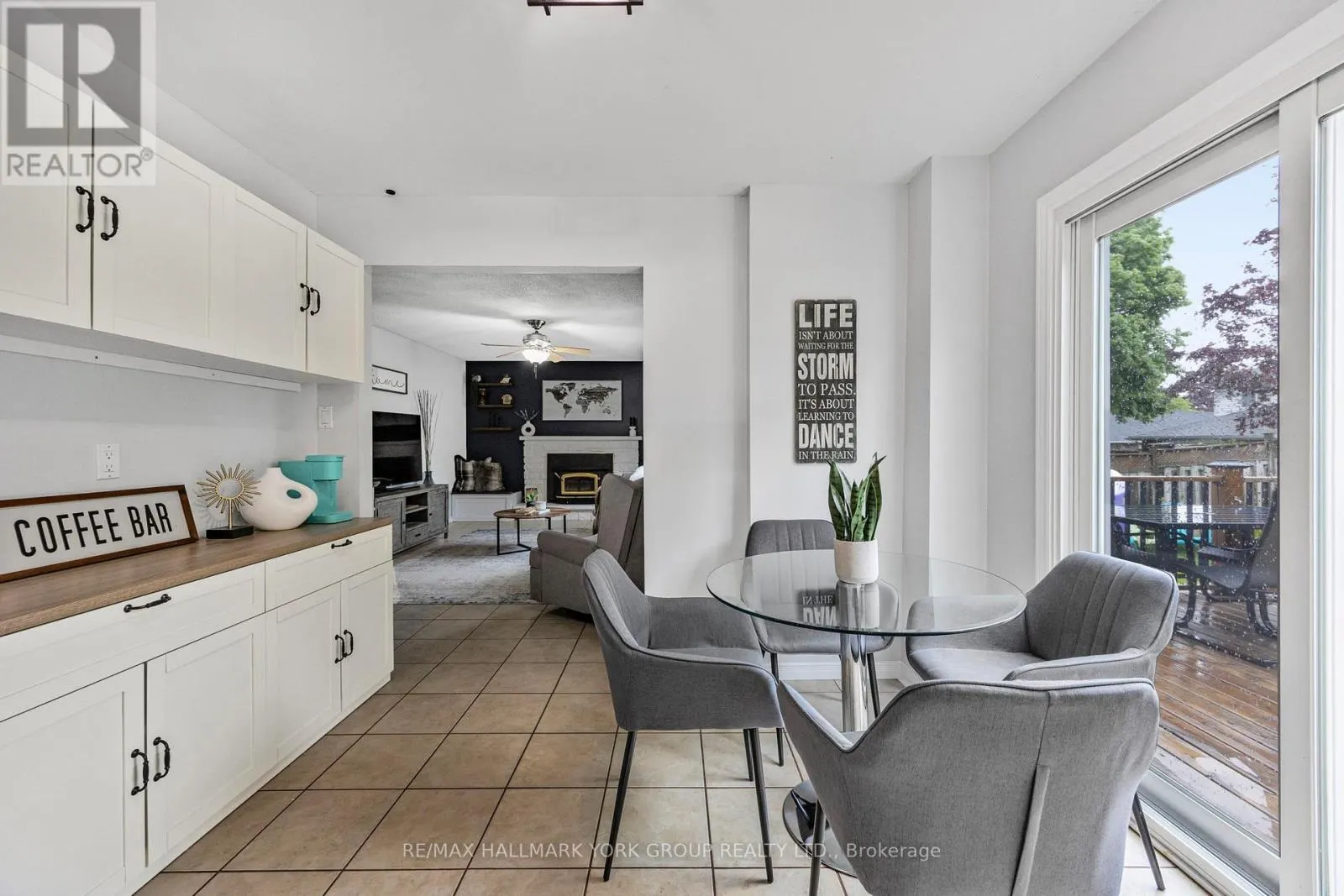 215 BEECHFIELD CRESCENT