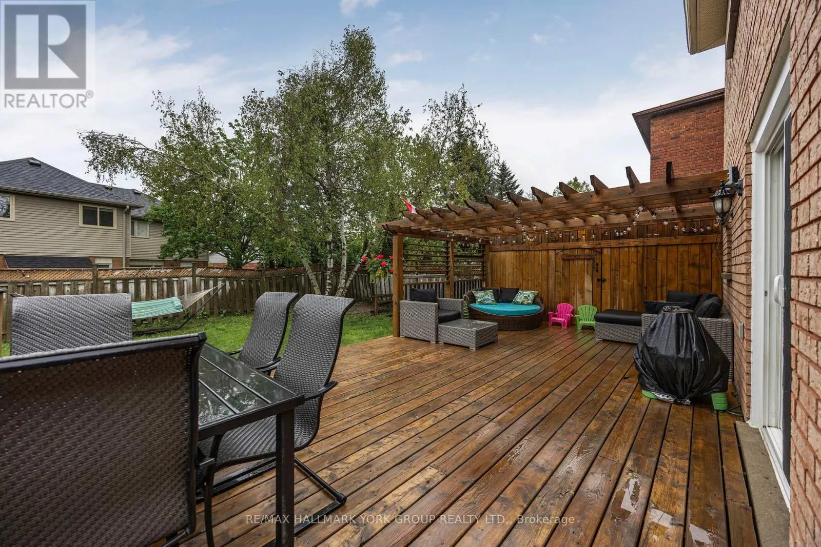 215 BEECHFIELD CRESCENT