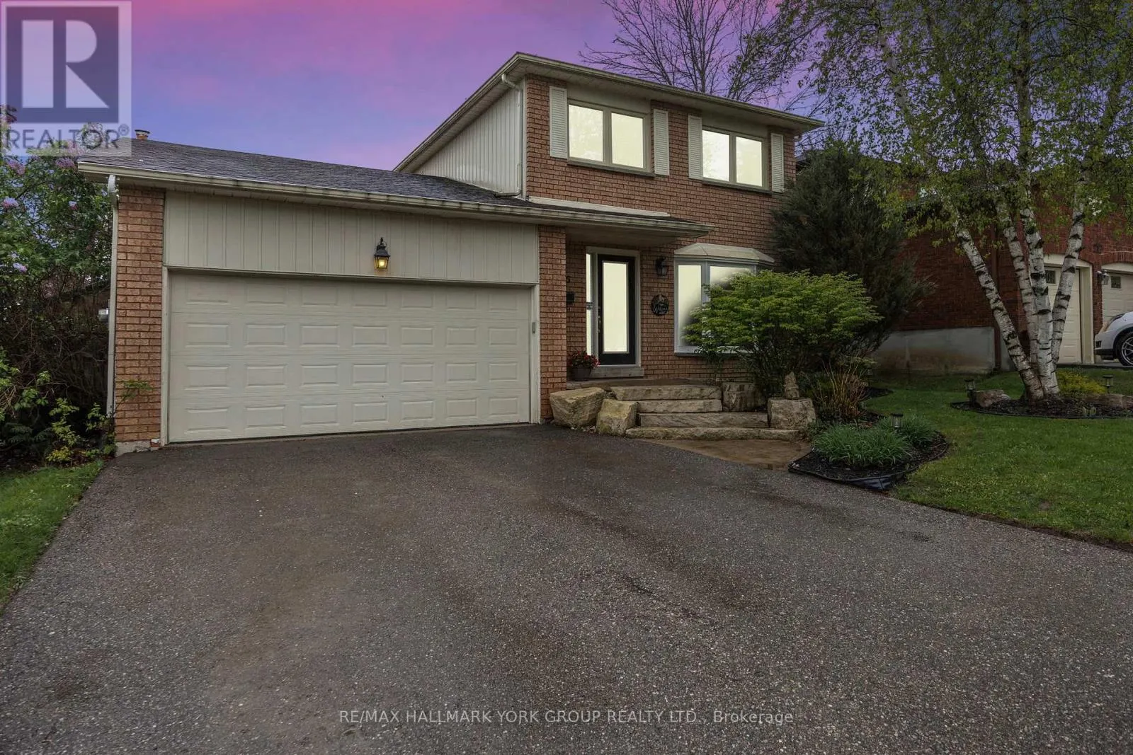 215 BEECHFIELD CRESCENT